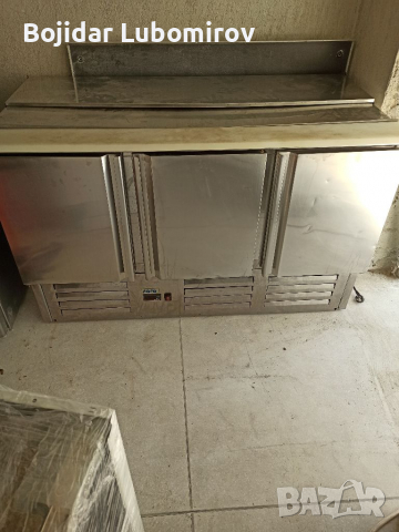 Хладилен шкаф с Бен мари