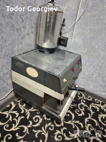 Кафе машина, снимка 2 - Кафе машини - 52307018