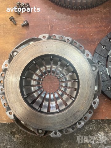 Renault clio 4 2015година 1.5dci 5скорости ръчка Съединител комплект, снимка 8 - Части - 40915143