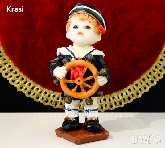 Порцеланова статуетка,фигура дете моряк. 