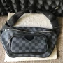 Louis Vuitton чанта за корем или гърди, снимка 1