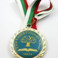 Златен медал-Първа Английска гимназия-Награден за отличен успех, снимка 2 - Колекции - 34356809