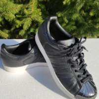 Adidas Superstar черни маратонки естествена кожа метален връх н.41 и 1/3, снимка 2 - Маратонки - 44688200