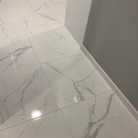 Гранитогрес Bianco Carrara Brillo гланцирани 60x60 , снимка 1 - Гранитогрес и плочки - 44810978