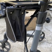 Проходилка-ролатор/сгъваема/много удобна / Марка Rollator Излючително лека и удобна, , снимка 4 - Ролатори - 41755806