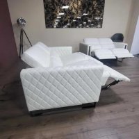 Бял кожен комплект дивани тройка и двойка с релаксиращ механизъм, снимка 6 - Дивани и мека мебел - 42422381