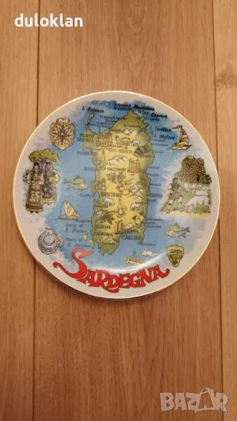 Красива порцеланова чиния от Сардиния Италия., снимка 1