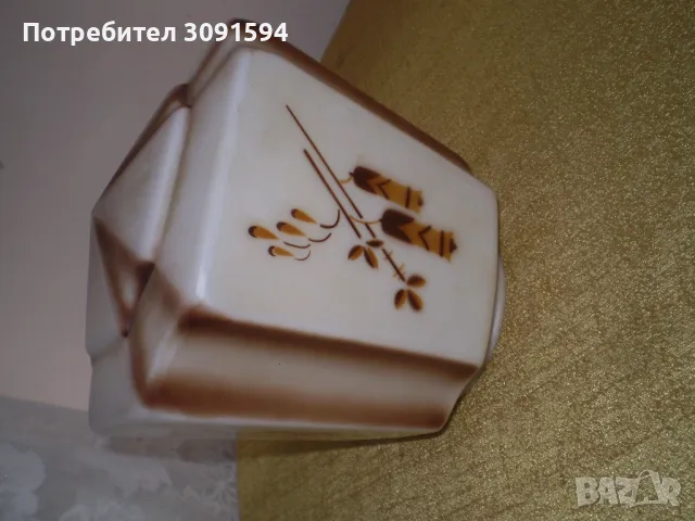 Винтидж стар ART DECO бежов, кафяв стъклен абажур, 30-те години на миналия век, многоъгълен оребрен , снимка 3 - Антикварни и старинни предмети - 50198782