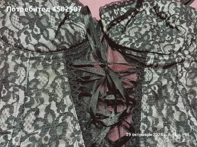 Корсет в черно и бяло