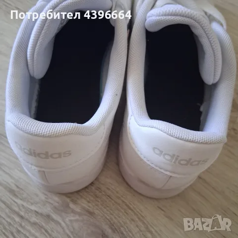 дамски бели обувки на adidas, снимка 2 - Маратонки - 55959853
