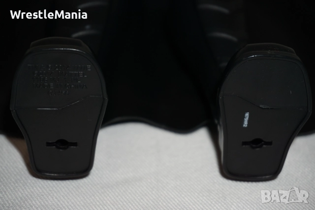 Рядка Оригинална Голяма Кеч Фигура На The Undertaker С Изкачащи Черни Крила 30см , снимка 17 - Колекции - 51855545