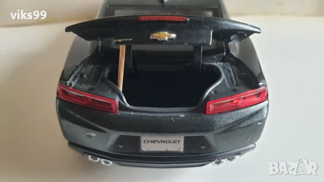 Nissan GT-R 2009 и Chevrolet Camaro 2017 - Мащаб 1:18, снимка 14 - Колекции - 55626301