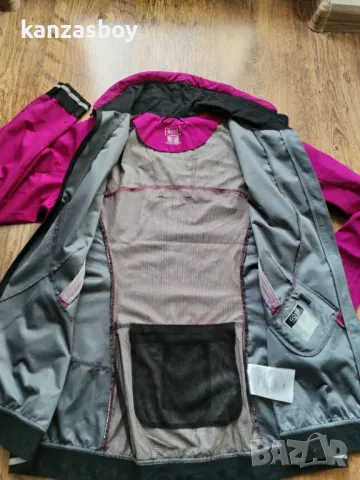 gore running wear Waterproof Running Jackets - дамска ръннинг мембрана КАТО НОВА 2XL, снимка 7 - Якета - 49963289