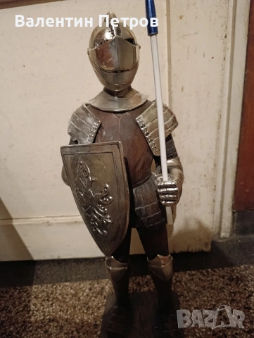 дървена статуетка рицар, снимка 2 - Статуетки - 53065985