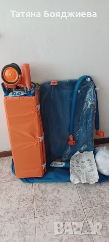 Бебешка кошара "Moni" в отлично състояние; ПОДАРЪК към приставката за играчки:протектор и 4 играчки 