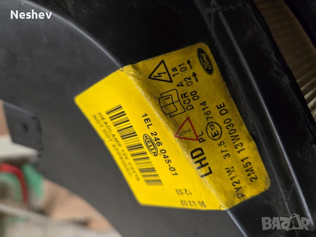 Оригинални ксенонови фарове Hella за ford focus mk1 st170, снимка 4 - Части - 53442720