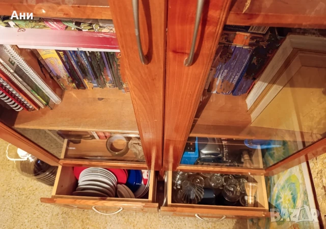 Кухненски бюфет шкаф библиотека от масив череша, снимка 2 - Шкафове - 51026926