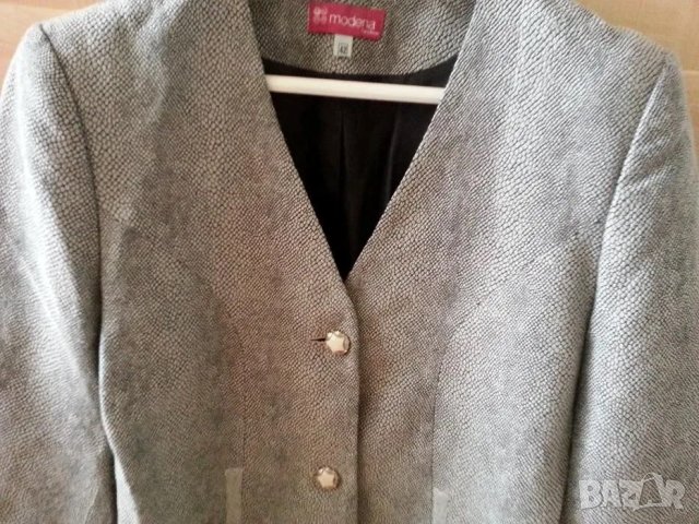 Дамски костюм сребрист цвят, снимка 2 - Костюми - 44156627