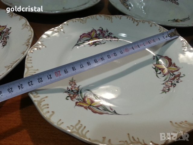 Ретро порцеланови чинии за основно , снимка 3 - Антикварни и старинни предмети - 44343764
