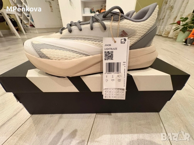 Маратонки Adidas , снимка 3 - Маратонки - 52080102