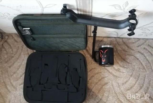 Нови FOX-кутия,стойка за кеп+колче,чаша , снимка 5 - Такъми - 50233036