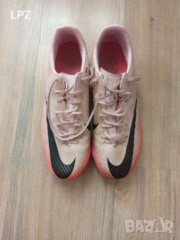 Продавам бутонки Найк номер 43