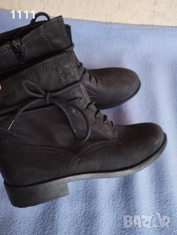 Нови Tamaris -естествена кожа.