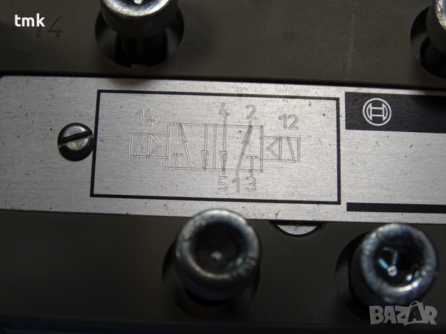 Пневматичен разпределител BOSCH 0820024502 24V DC double solenoid valve, снимка 2 - Резервни части за машини - 36170098