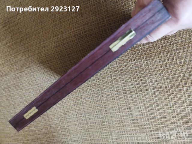 ДЪРВЕНА КУТИЯ ЗА СЪХРАНЕНИЕ  НА ЧЕТИРИ ЕЛИПСОВИДНИ ПЛАКЕТА, снимка 6 - Нумизматика и бонистика - 52070586