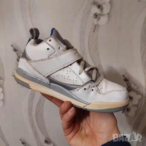 маратонки  Jordan Flight 45 GS номер 31 ,5-32, снимка 4 - Детски маратонки - 49548835