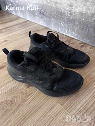 Оригинални маратонки Nike унисекс 39 номер