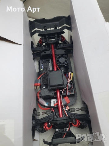 Количка с Дистанционно Управление Безчеткова Доста Бърза с 2 батерик и аксесоари, снимка 3 - Електрически играчки - 51068286