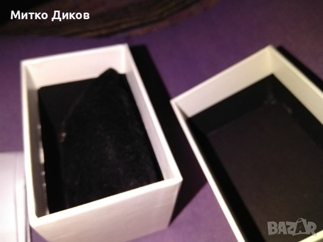 Pierre Cardin кутия за часовник с възглавничка и гаранция, снимка 8 - Други - 38612646