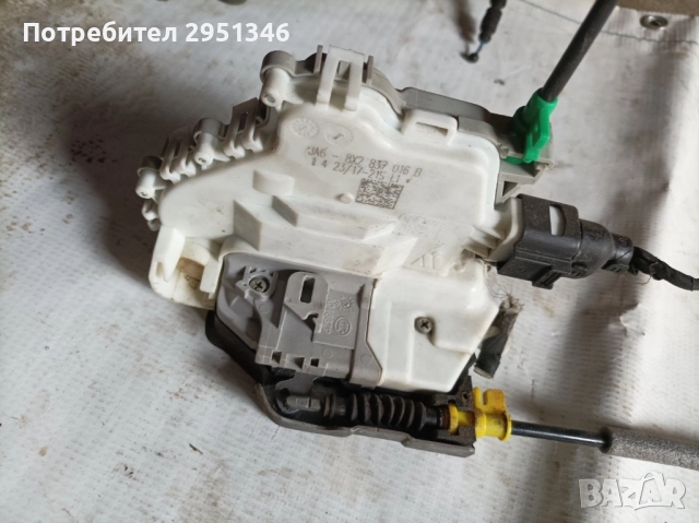 . Предна дясна брава Audi A5 F5 S5 SQ5 8X2837016B, снимка 3 - Части - 51936502