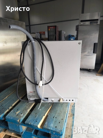 Подбарова съдомиялна машина -- Италия , снимка 8 - Обзавеждане за заведение - 53467098