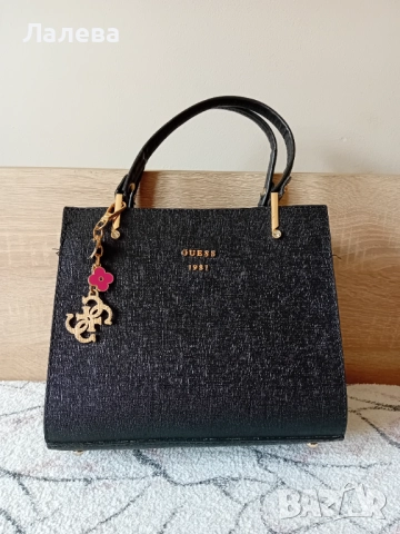 Дамска чанта Guess