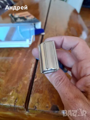 Стара самобръсначка Gillette Super Slimtwist, снимка 6 - Други ценни предмети - 47971059