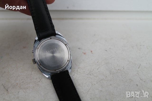 СССР мъжки часовник ''Слава'' 37 мм 26 камъка, снимка 5 - Антикварни и старинни предмети - 39376498