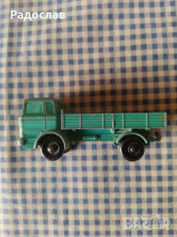 английска количка Matchbox Mercedes Truck