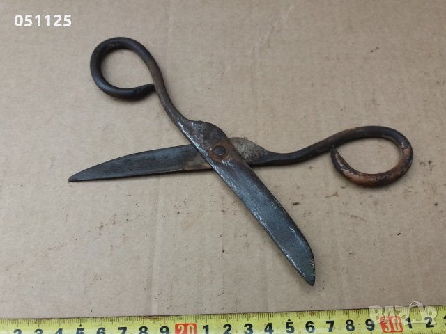 възрожденска кована ножица - абаджийска , снимка 12 - Антикварни и старинни предмети - 35789387