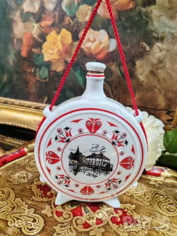 Двустранно декорирана порцеланова бъклица-Hollohaza- Hungary 1970-1980 год., снимка 6 - Колекции - 49185178