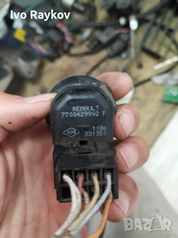  Бутон , ел. огледала Renault Megane 2, Laguna, Symbol, Kangoo, Master, Logan , 7700429992, снимка 3 - Части - 51195183