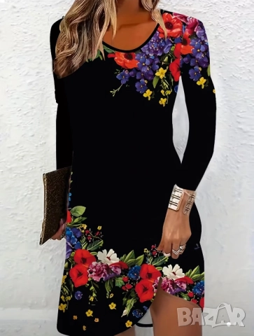 Черна рокля на червени цветя