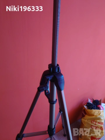 Продавам качествен и стабилен статив за фотоапарат или камера на марката Hama., снимка 5 - Чанти, стативи, аксесоари - 53704731