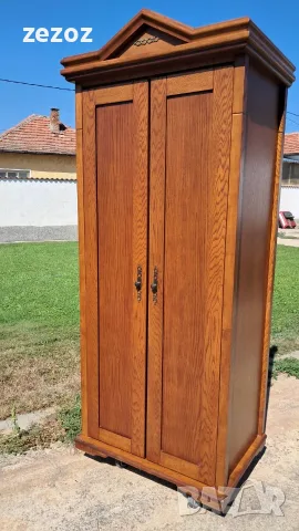 Винтидж гардероб за връхни дрехи