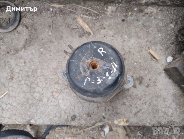 Тампон Скорости - Двигател Десен За Фолксваген Голф 3 1993г / VW Golf 3 1993y