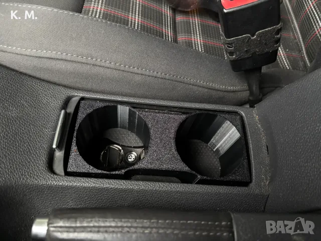Двойна поставка за чаши (Cup Holder) за VW Golf 5 / Golf 6