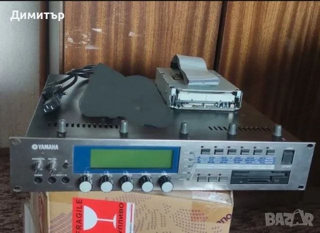 Yamaha A4000 sampler