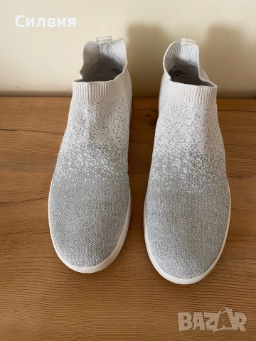 DKNY страхотни маратонки