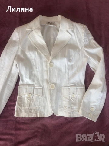 Дамски бял костюм